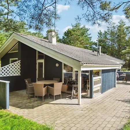 4 Bedroom Amazing In Fjerritslev