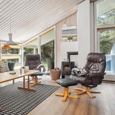 4 Bedroom Amazing In Fjerritslev * Torup Strand