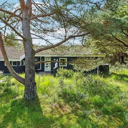 4 Bedroom Amazing In Fjerritslev Holiday home