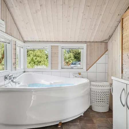 4 Bedroom Amazing In Fjerritslev