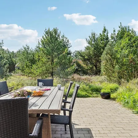 4 Bedroom Amazing In Fjerritslev Holiday home Torup Strand
